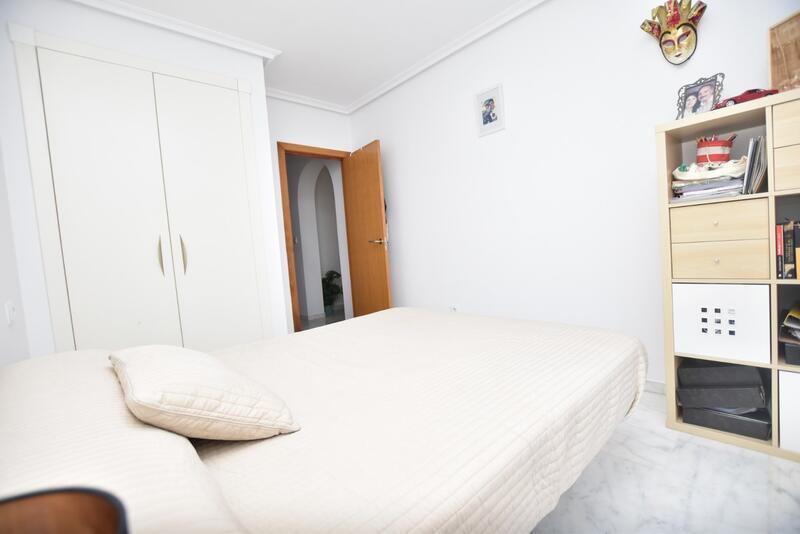 3 slaapkamer Gezinswoning Te koop
