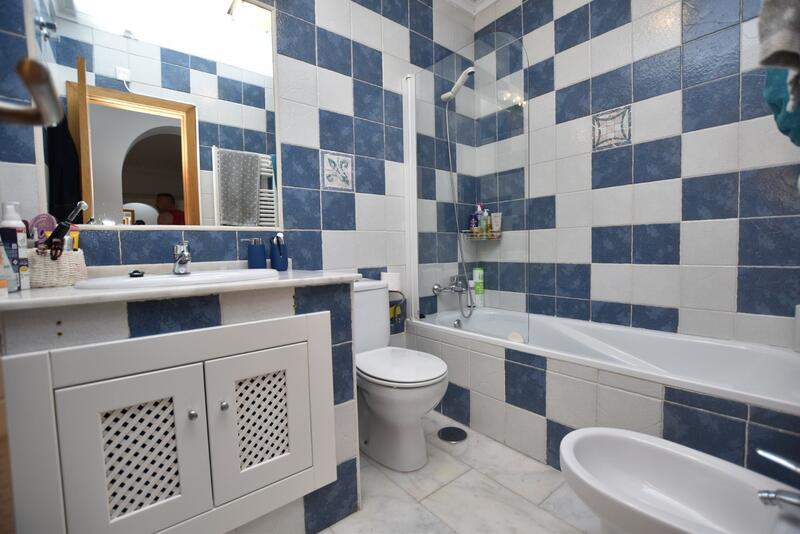 3 slaapkamer Gezinswoning Te koop
