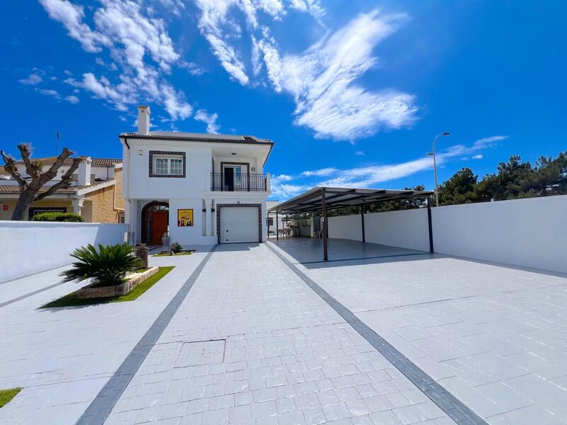 6 Cuarto Villa en venta