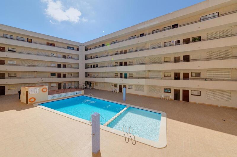 Leilighet til salgs i Torrevieja, Alicante