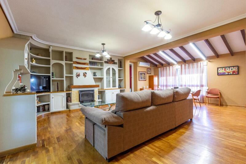 4 Cuarto Villa en venta