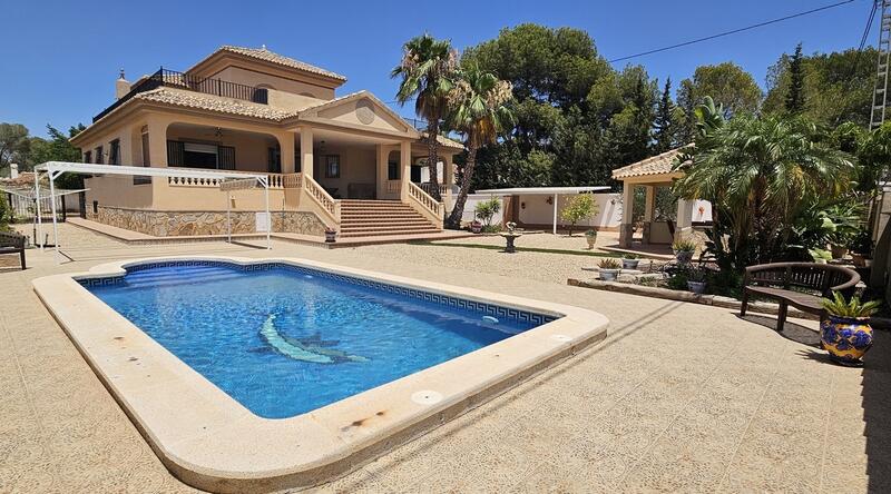 Villa zu verkaufen in Pinar de Campoverde, Alicante