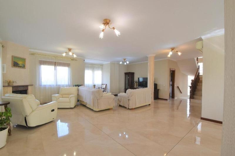 5 bedroom Villa for sale