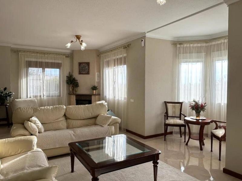 5 bedroom Villa for sale