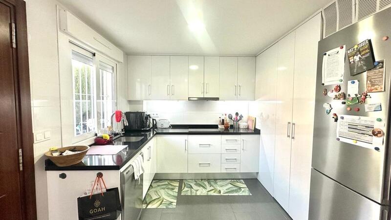 2 Schlafzimmer Stadthaus zu verkaufen