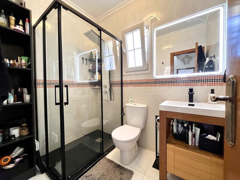 3 bedroom Townhouse for sale