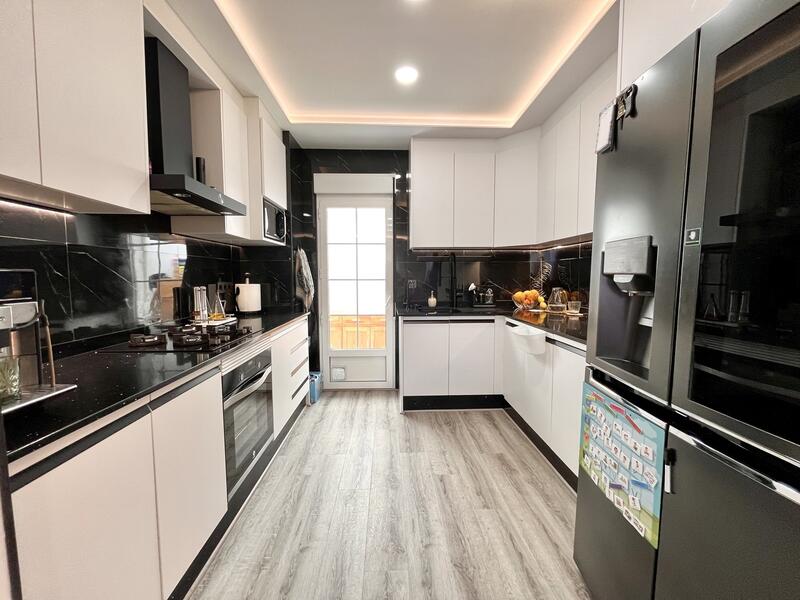 3 bedroom Townhouse for sale