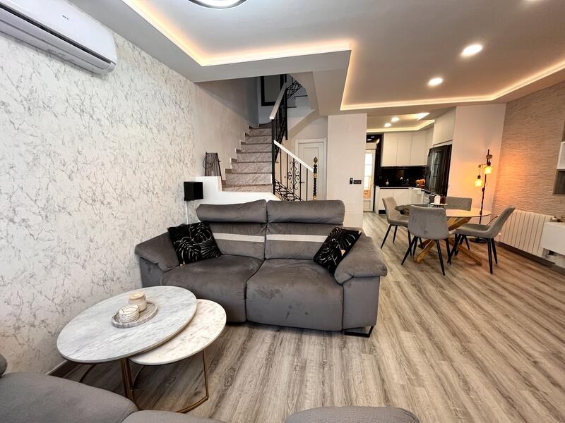 3 bedroom Townhouse for sale