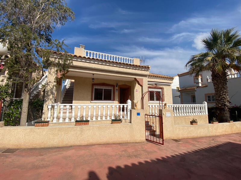 Gezinswoning Te koop in Algorfa, Alicante
