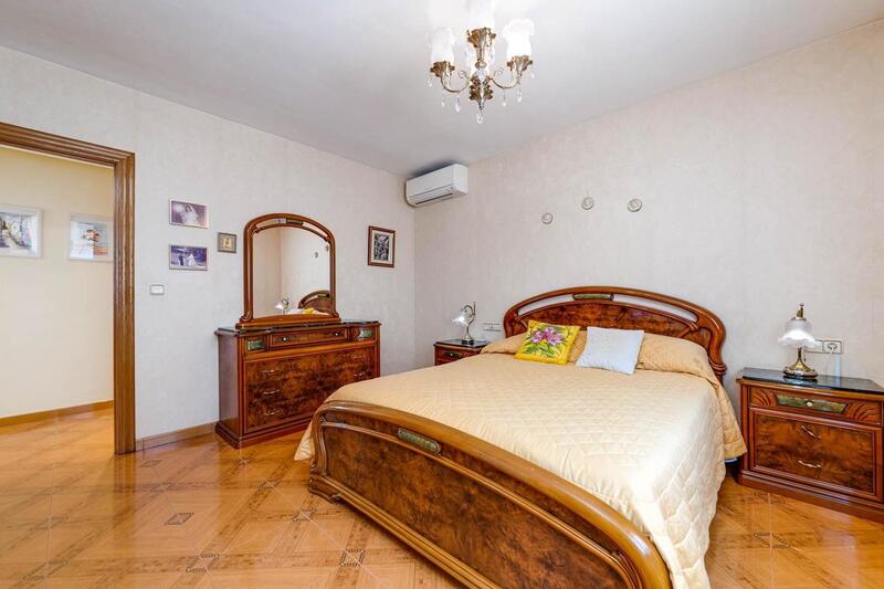 4 Cuarto Villa en venta