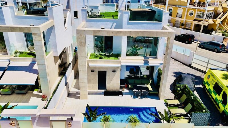 3 спальная комната вилла продается