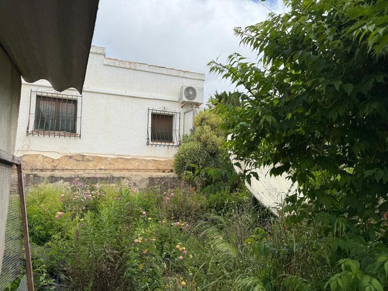3 bedroom Townhouse for sale