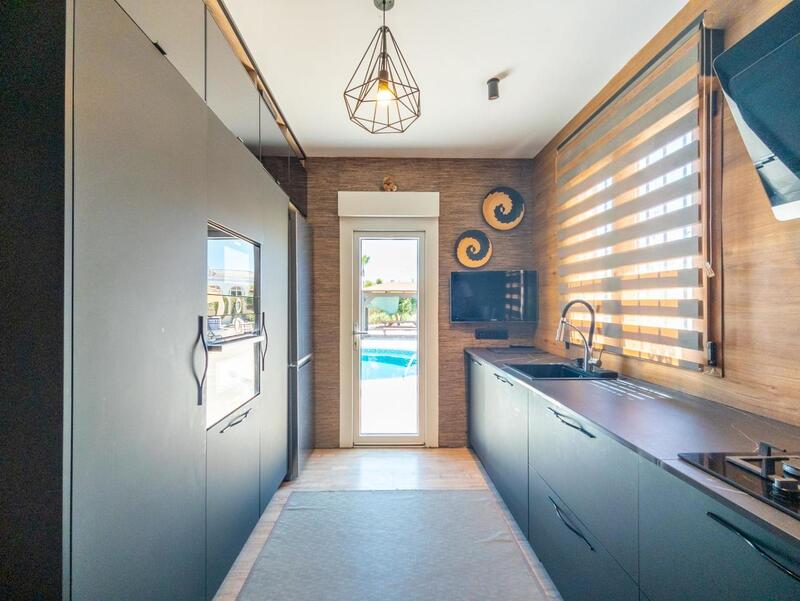 4 Cuarto Villa en venta