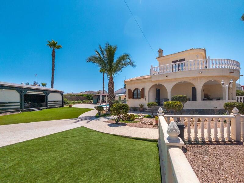 4 Cuarto Villa en venta