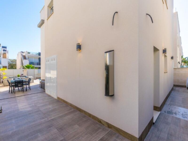 4 Cuarto Villa en venta