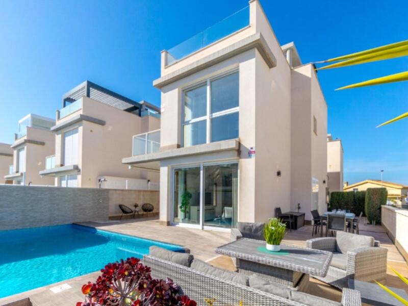 4 Cuarto Villa en venta