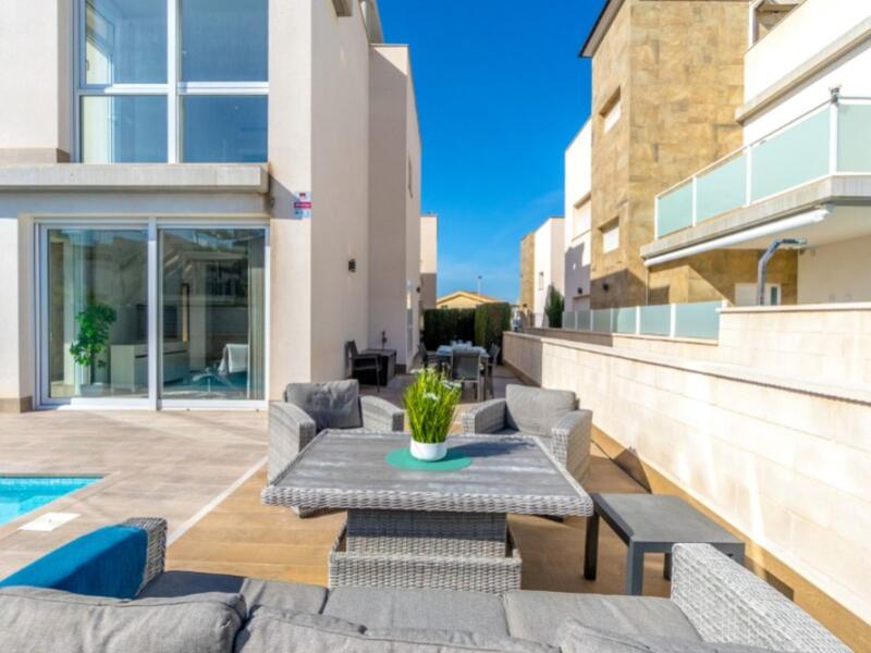 4 Cuarto Villa en venta