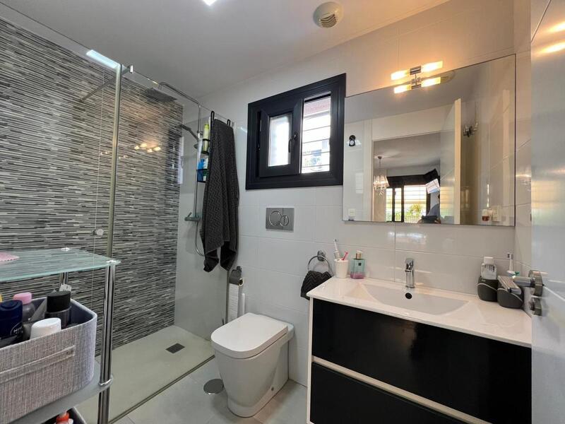2 Cuarto Villa en venta