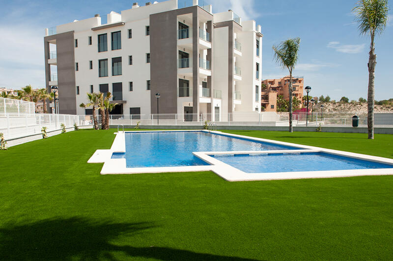 Apartamento en venta en Villamartin, Alicante
