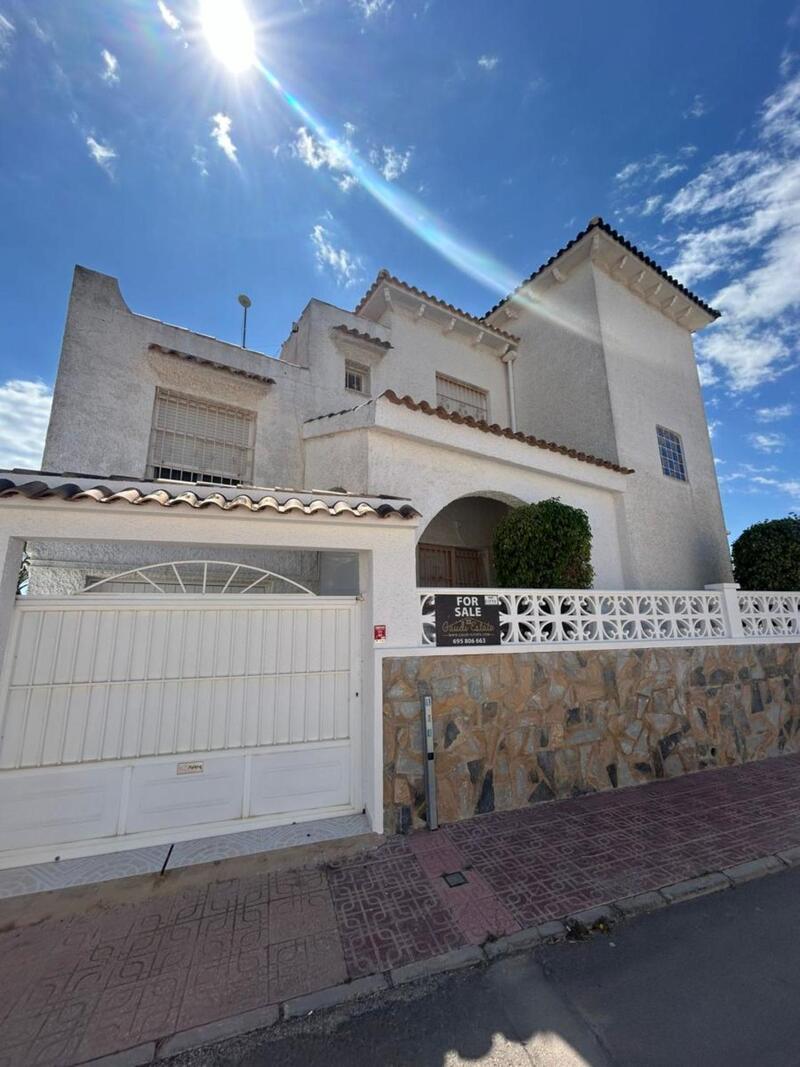 6 sovrum Villa till salu