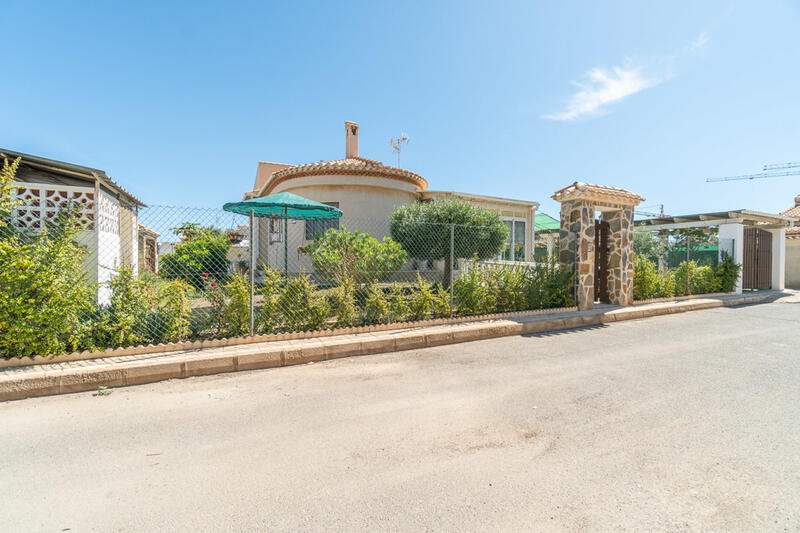 вилла продается в Playa Flamenca, Alicante