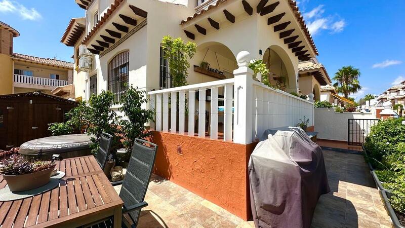 Gezinswoning Te koop in Orihuela Costa, Alicante