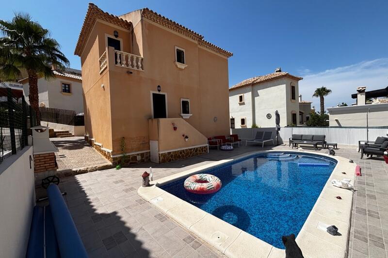 Villa Te koop in Ciudad Quesada, Alicante