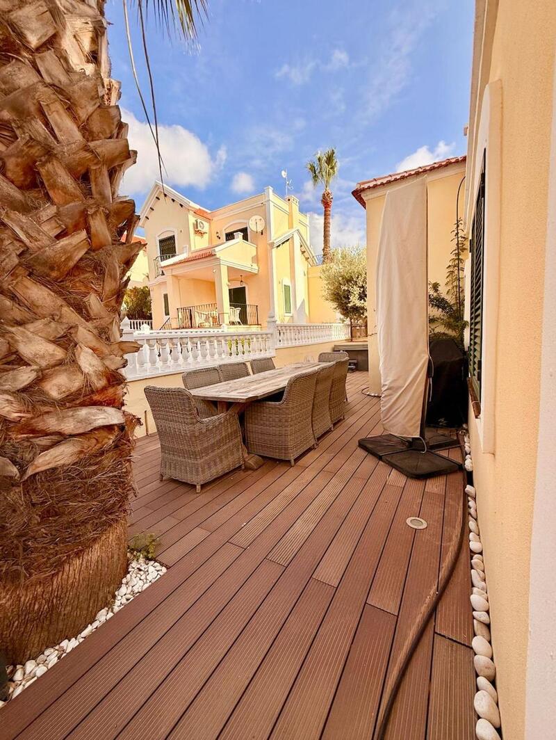 3 Cuarto Villa en venta
