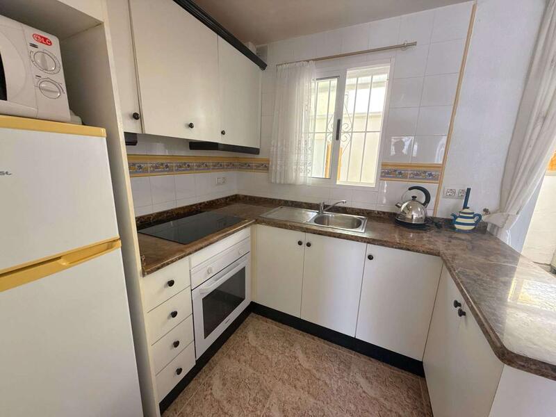 2 slaapkamer Gezinswoning Te koop