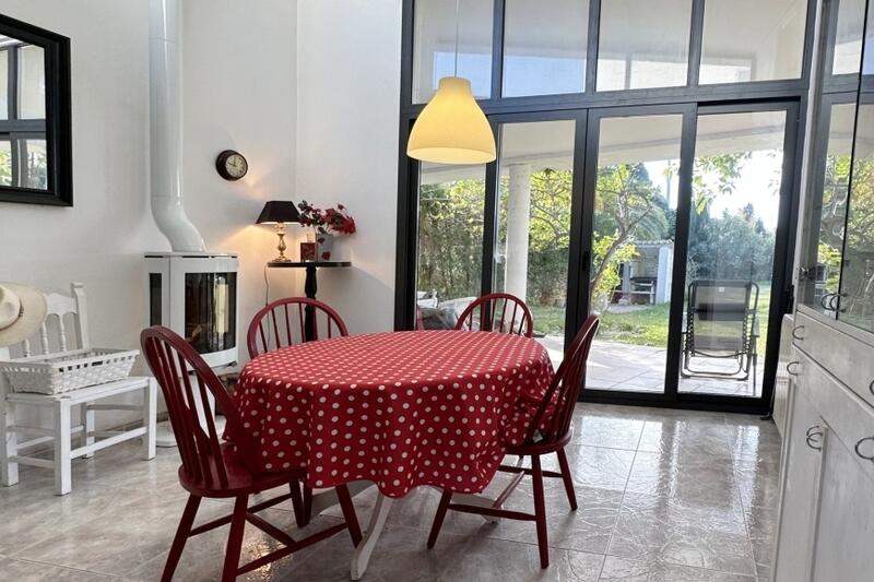 4 Schlafzimmer Landhaus zu verkaufen
