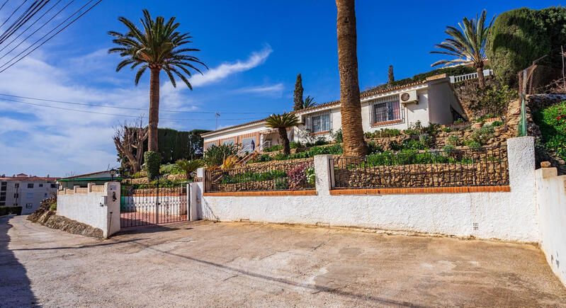 Villa zu verkaufen in Torrox, Málaga