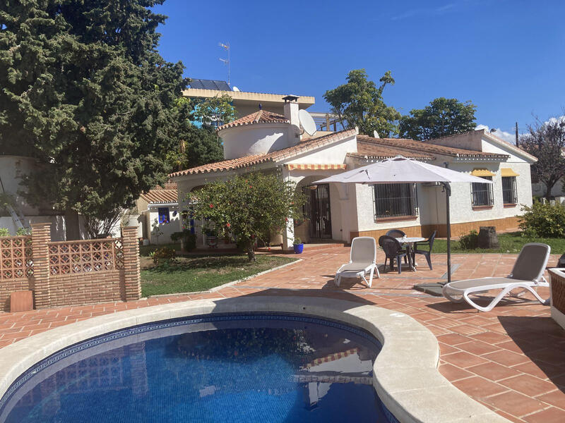 Villa à vendre dans Almayate Alto, Málaga