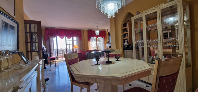 7 bedroom Villa for sale