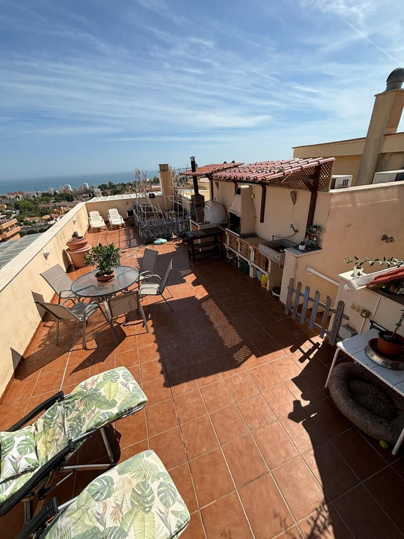 4 bedroom Apartment for sale