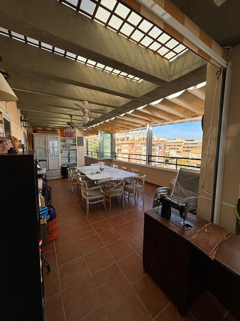 4 bedroom Apartment for sale