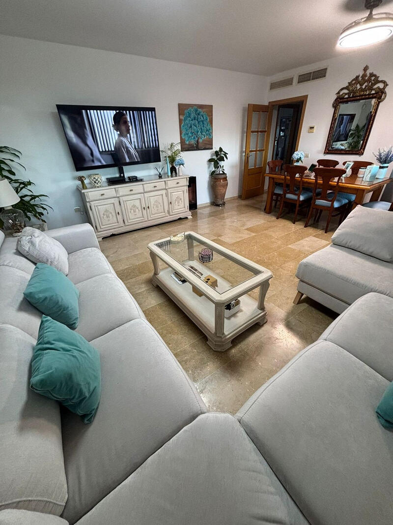 4 bedroom Apartment for sale