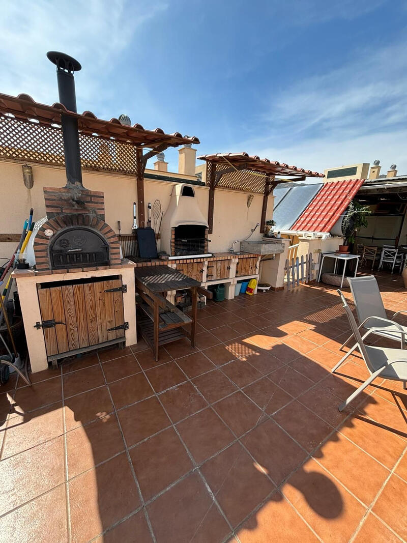 4 bedroom Apartment for sale