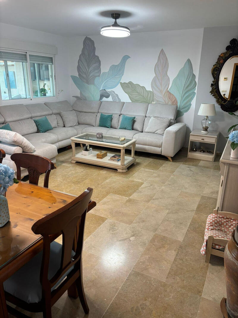 4 bedroom Apartment for sale