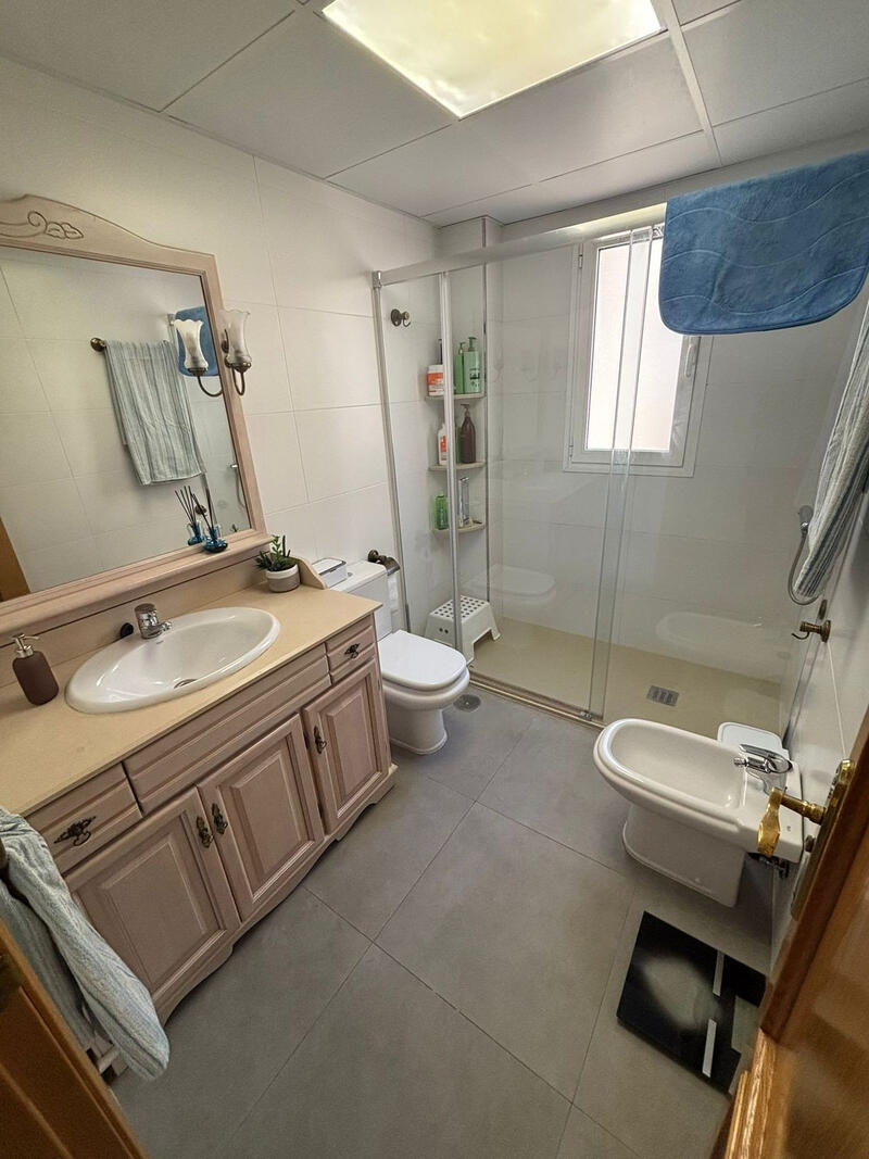 4 bedroom Apartment for sale