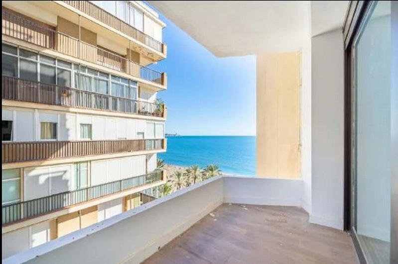 Apartamento en venta en Marbella del Este, Málaga