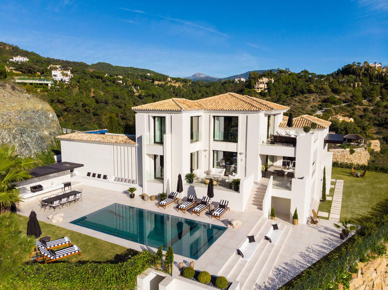 Villa for sale in Benahavis, Málaga