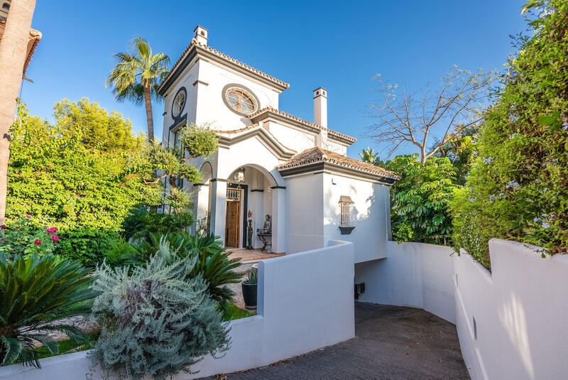 Villa til salg i Marbella, Málaga