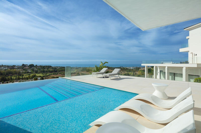 Villa for sale in New Golden Mile, Málaga