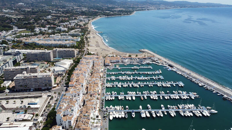 Leilighet til salgs i Puerto Banus, Málaga