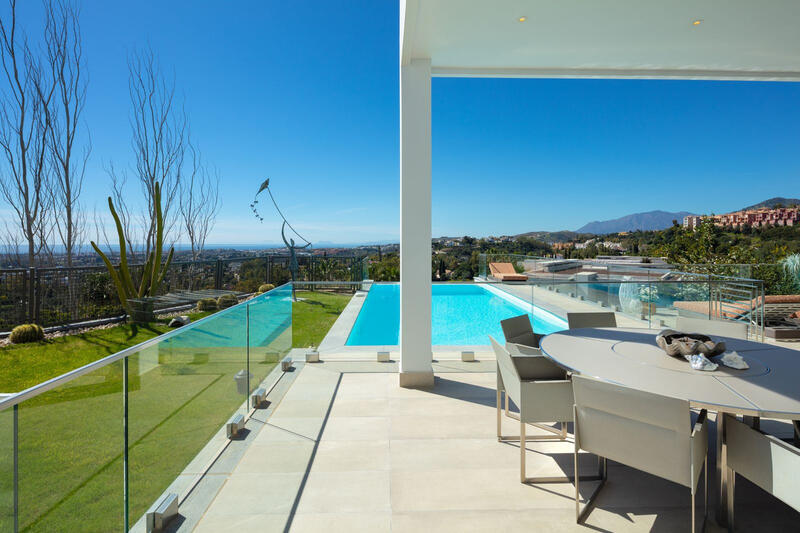 Villa en venta en La Quinta, Málaga