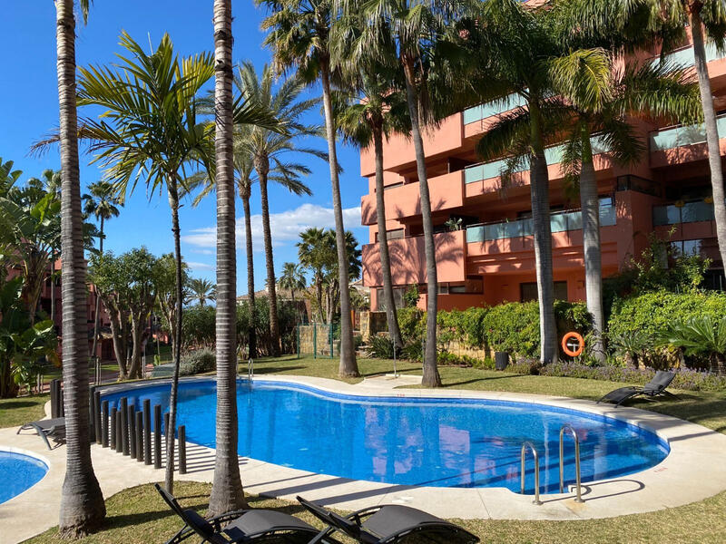 Apartamento en venta en New Golden Mile, Málaga