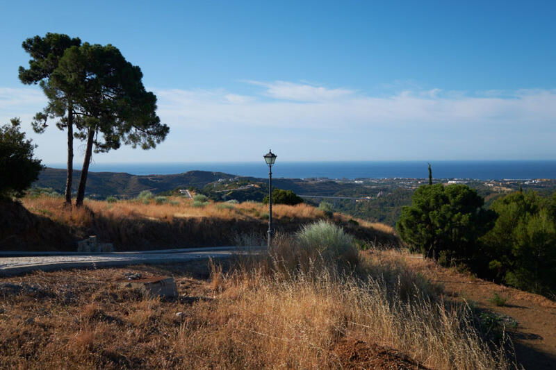 Land for sale in Estepona, Málaga