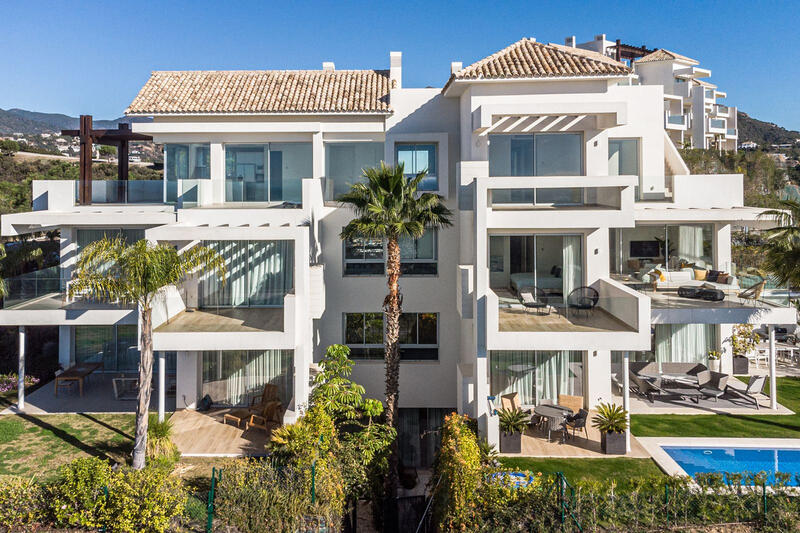 Apartamento en venta en Benahavis, Málaga