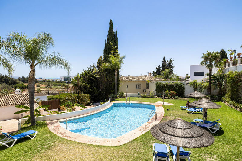 Adosado en venta en Nueva Andalucia, Málaga