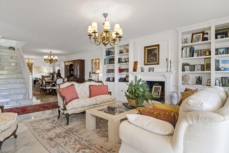4 slaapkamer Gezinswoning Te koop